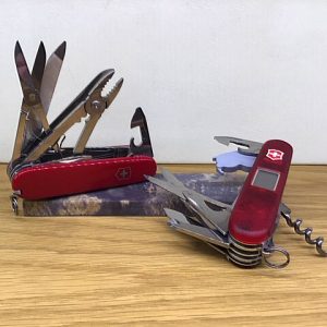 Hamilton tobacco & gifts - Victorinox pocket tools